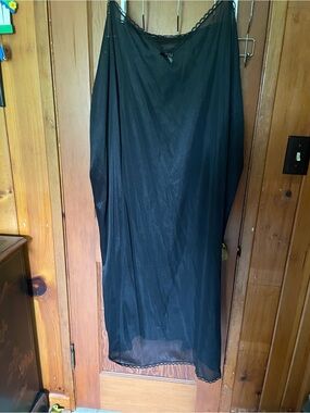 Classic Black Full size women’s slip - Elegant Semi-Sheer Layer